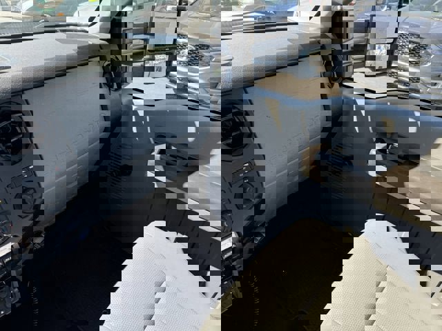 Used 2015 Ford F550 2WD Regular Cab Super Duty image 18