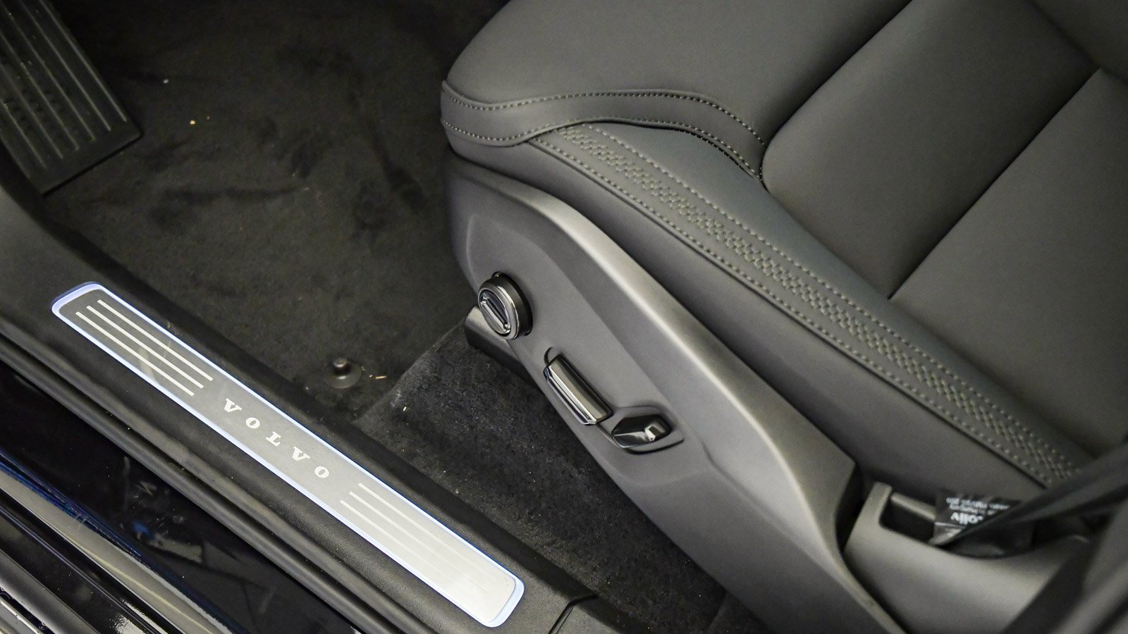 New 2026 Volvo XC90 B5 Core image 26