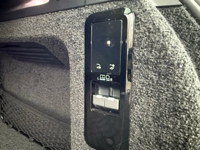 Used 2023 Land Rover Range Rover SE AWD/4WD image 7