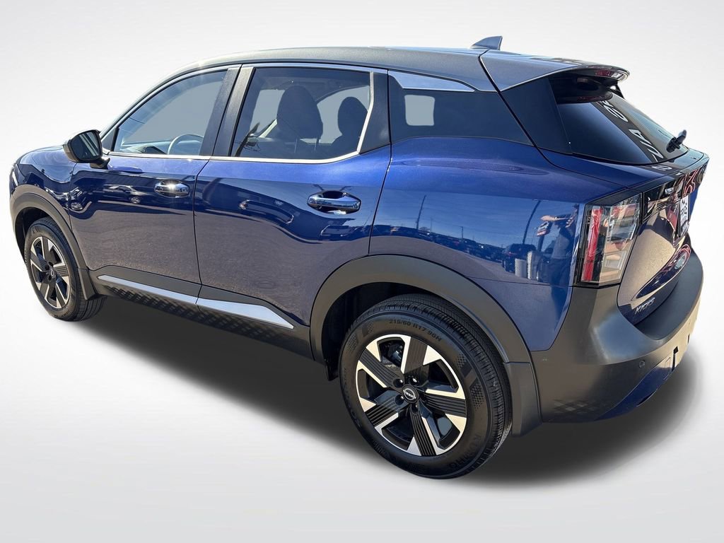 Used 2025 Nissan Kicks SV w/ Illumination Package image 3