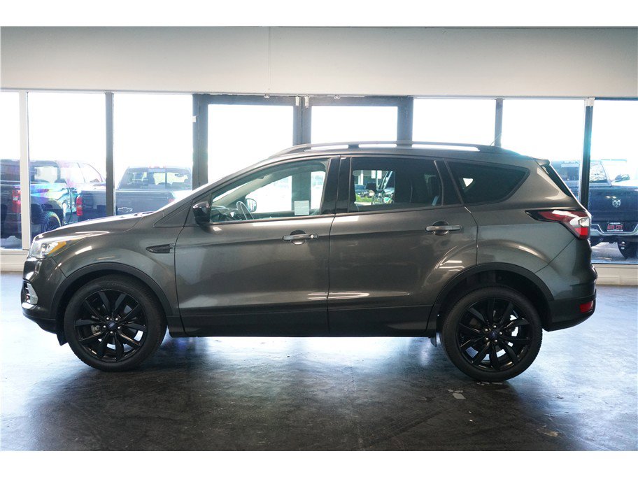 Used 2017 Ford Escape SE w/ Equipment Group 201A image 4