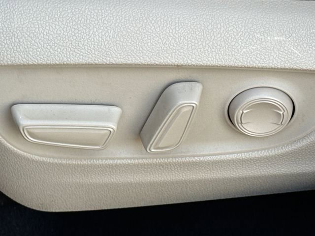 Used 2020 Toyota Highlander Platinum FWD image 21