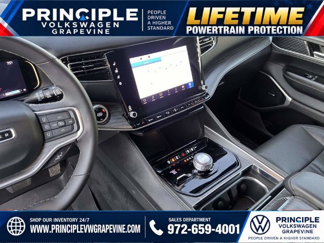 Used 2024 Jeep Wagoneer L Series II w/ Flexible Seating Group AWD/4WD image 22