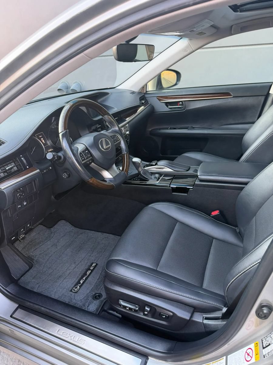 Used 2016 Lexus ES 350 w/ Navigation System Package FWD image 9