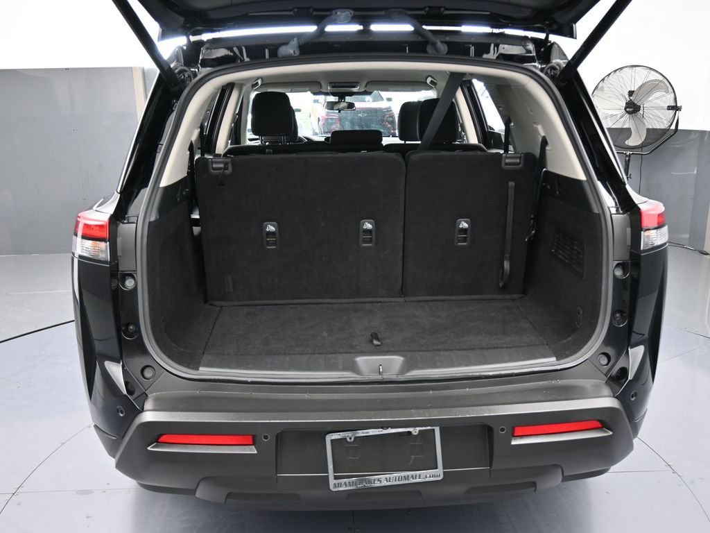 Used 2025 Nissan Pathfinder SV image 38