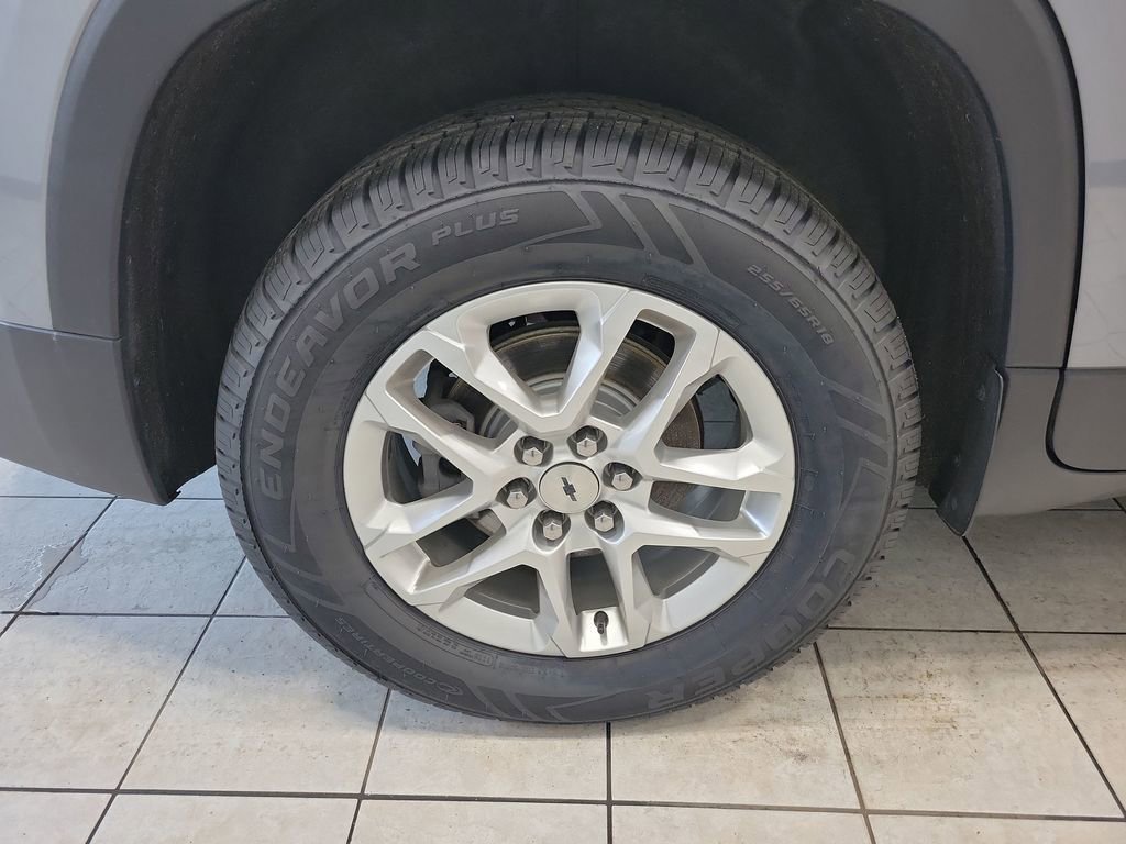 Used 2021 Chevrolet Traverse LT image 49