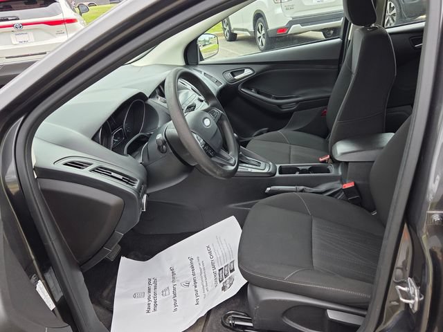 Used 2018 Ford Focus SE FWD image 5