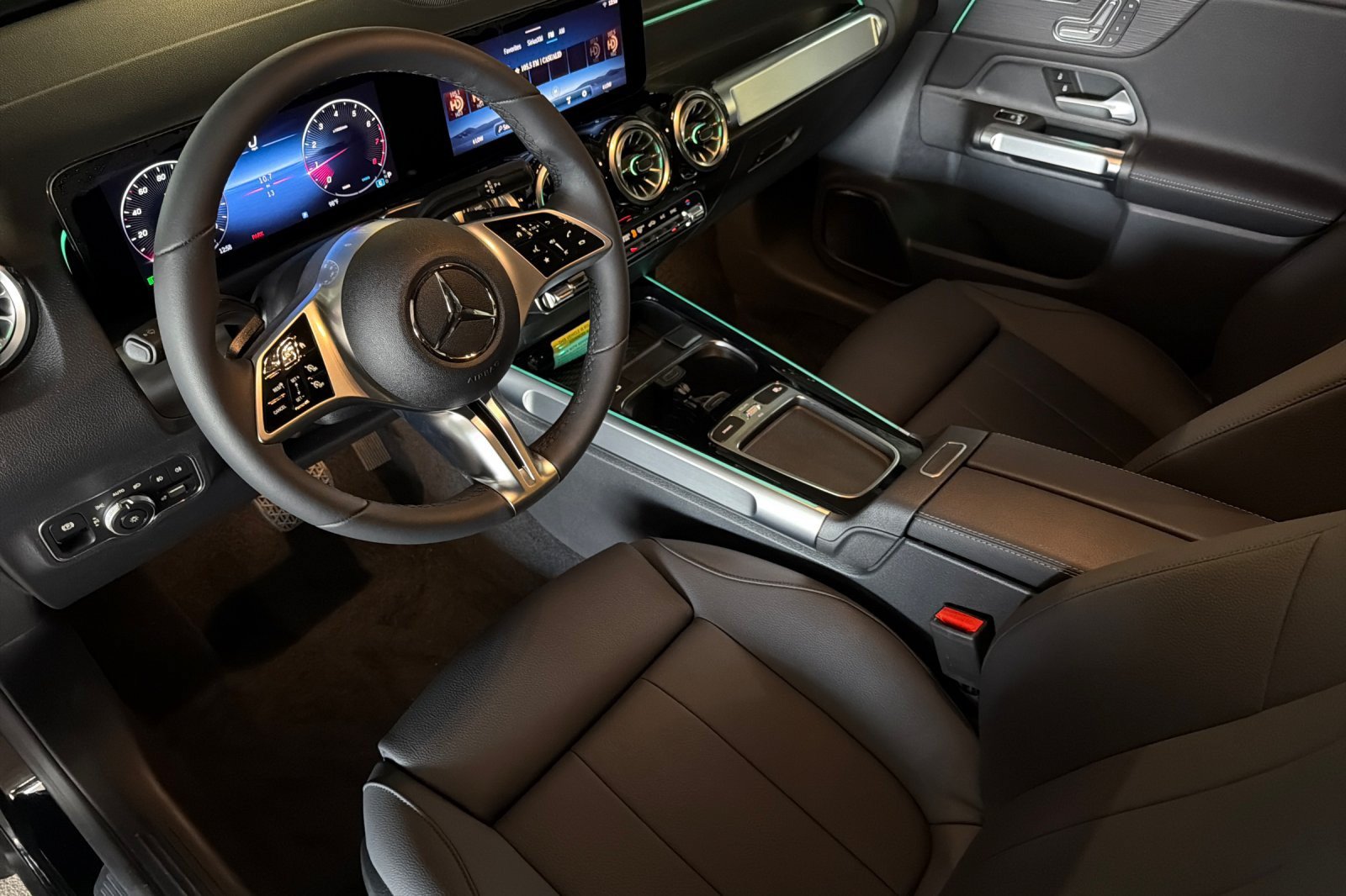 New 2026 Mercedes-Benz GLB 250 image 9