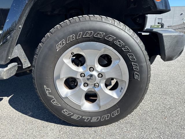 Used 2015 Jeep Wrangler Sahara w/ Connectivity Group image 9