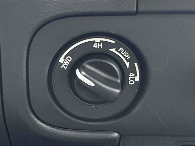 Used 2025 Nissan Frontier SV AWD/4WD image 30