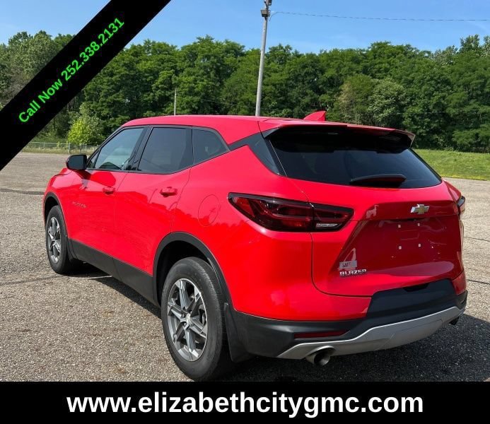 Used 2023 Chevrolet Blazer LT w/ Driver Confidence Package FWD image 3