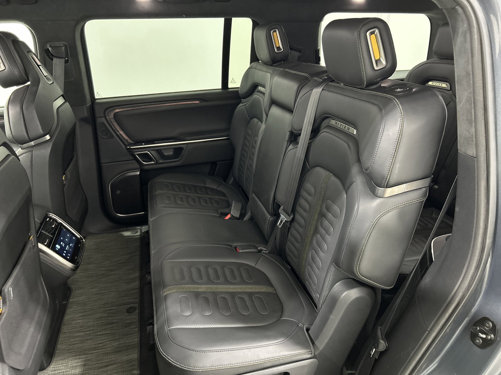 Used 2023 Rivian R1S Adventure AWD/4WD image 17