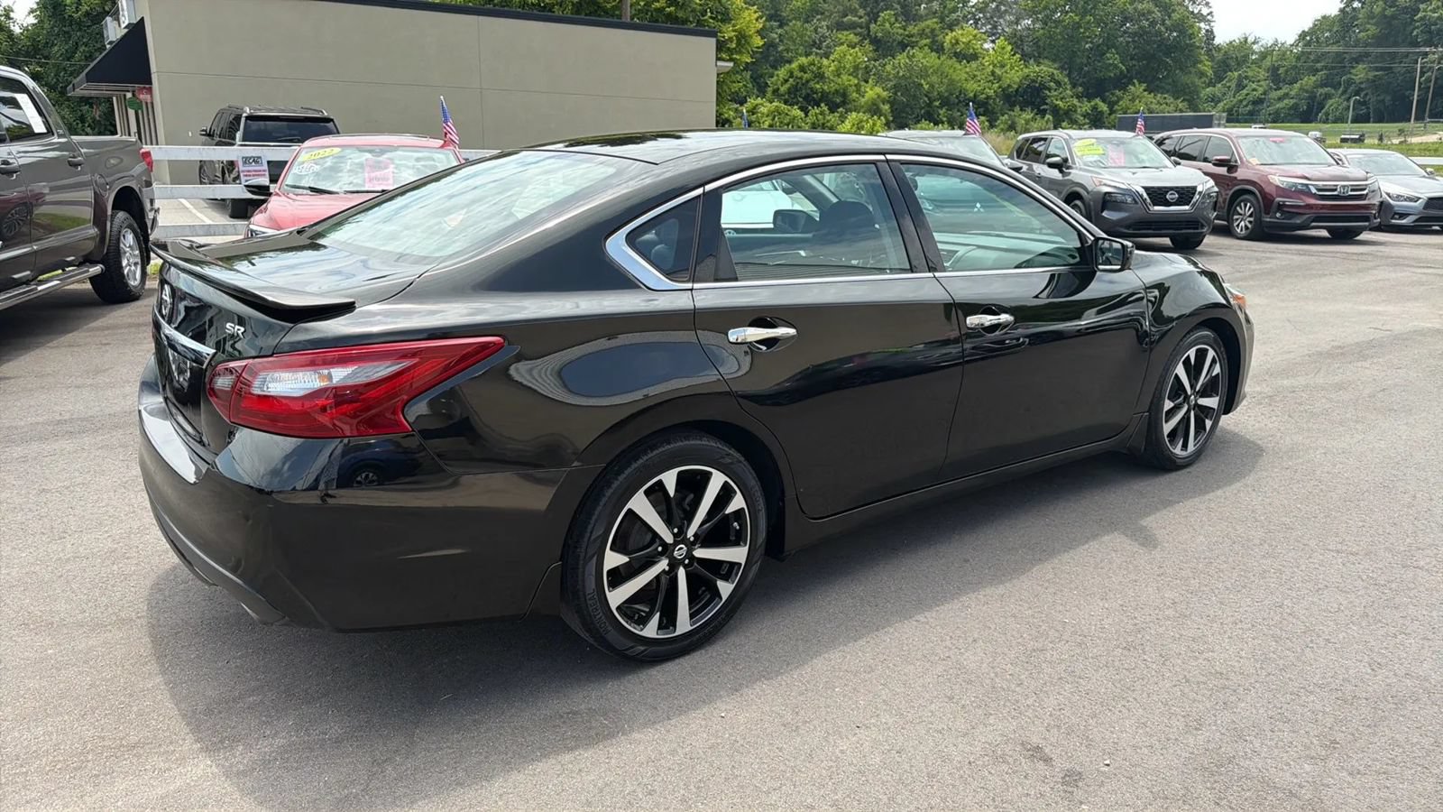 Used 2018 Nissan Altima 2.5 SR FWD image 6
