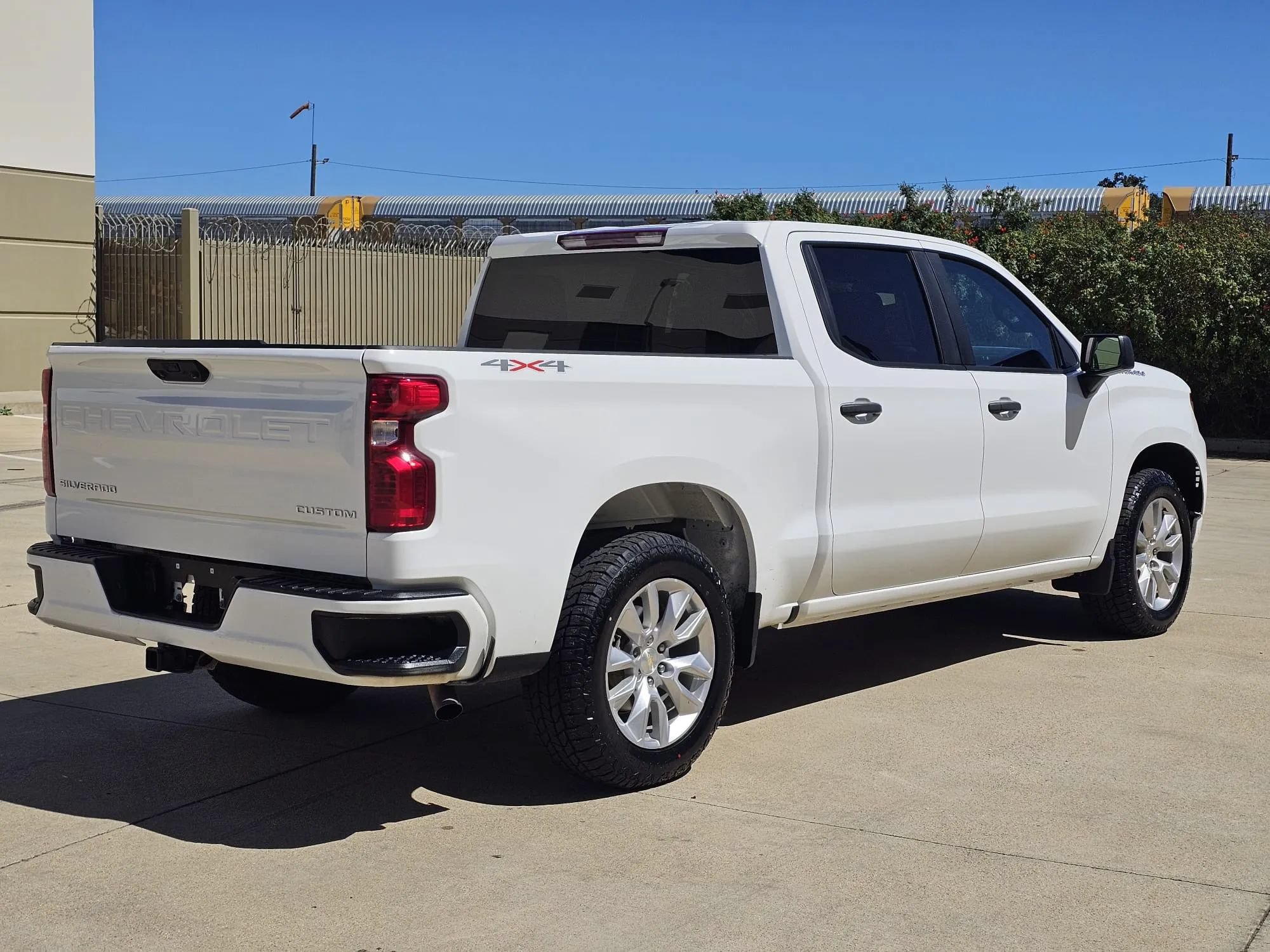 Used 2023 Chevrolet Silverado 1500 Custom AWD/4WD image 5