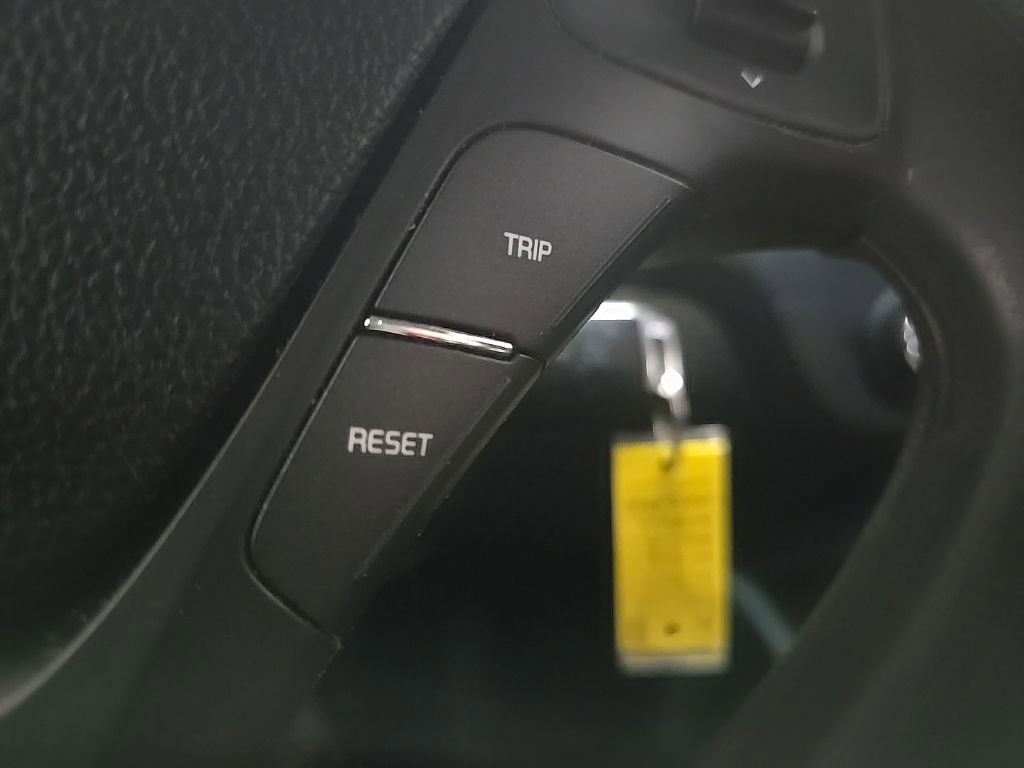Used 2017 Kia Forte LX FWD image 28