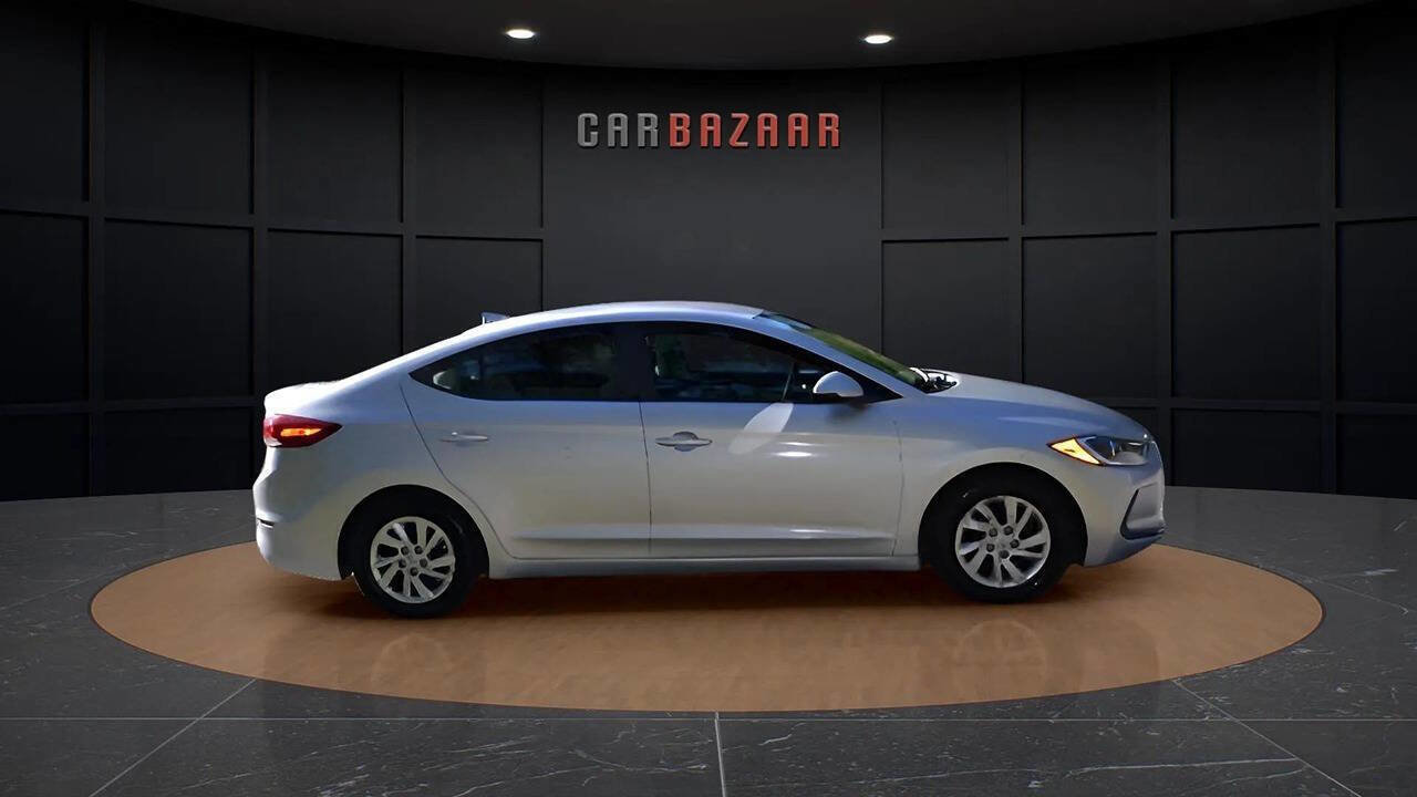 Used 2017 Hyundai Elantra SE image 4