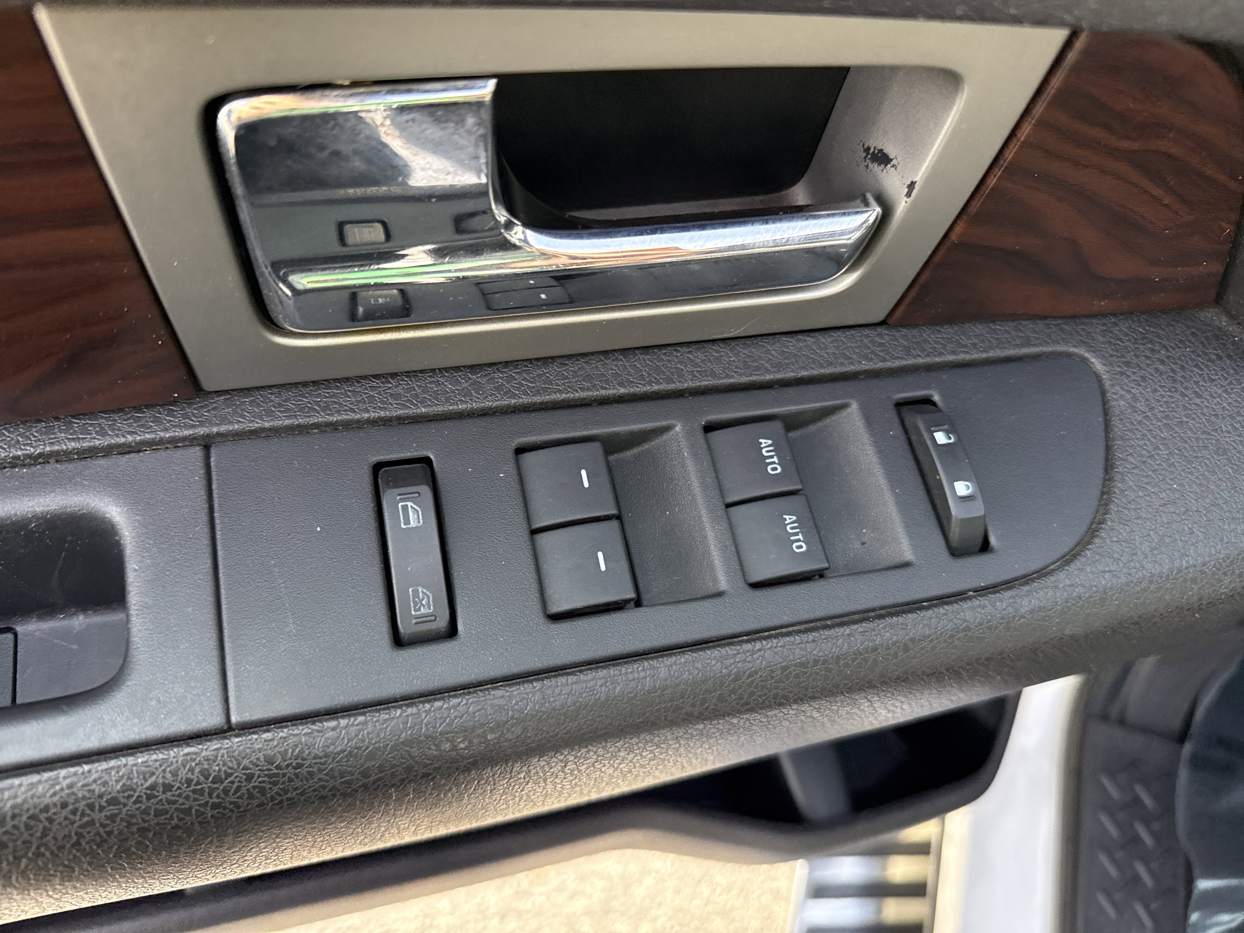 Used 2012 Ford F150 Lariat w/ Lariat Chrome Pkg image 15