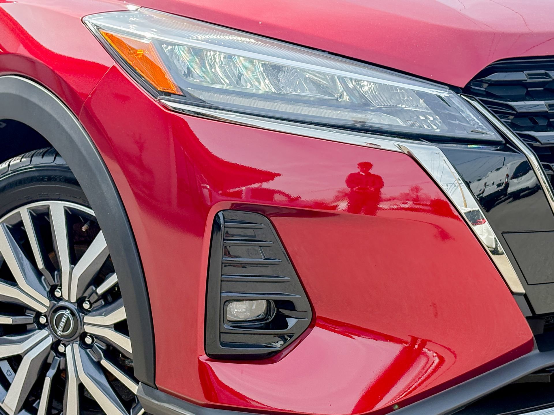 Used 2023 Nissan Kicks SR w/ SR Premium Package image 3