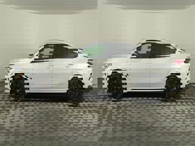 Used 2023 BMW X6 M50i w/ Executive Package image 8