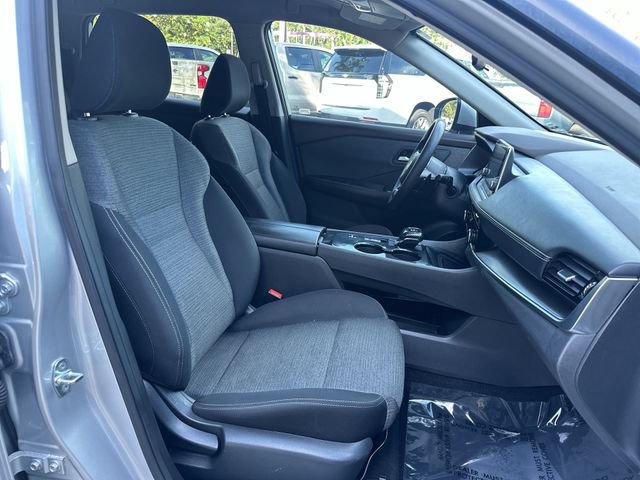 Used 2022 Nissan Rogue SV FWD image 29