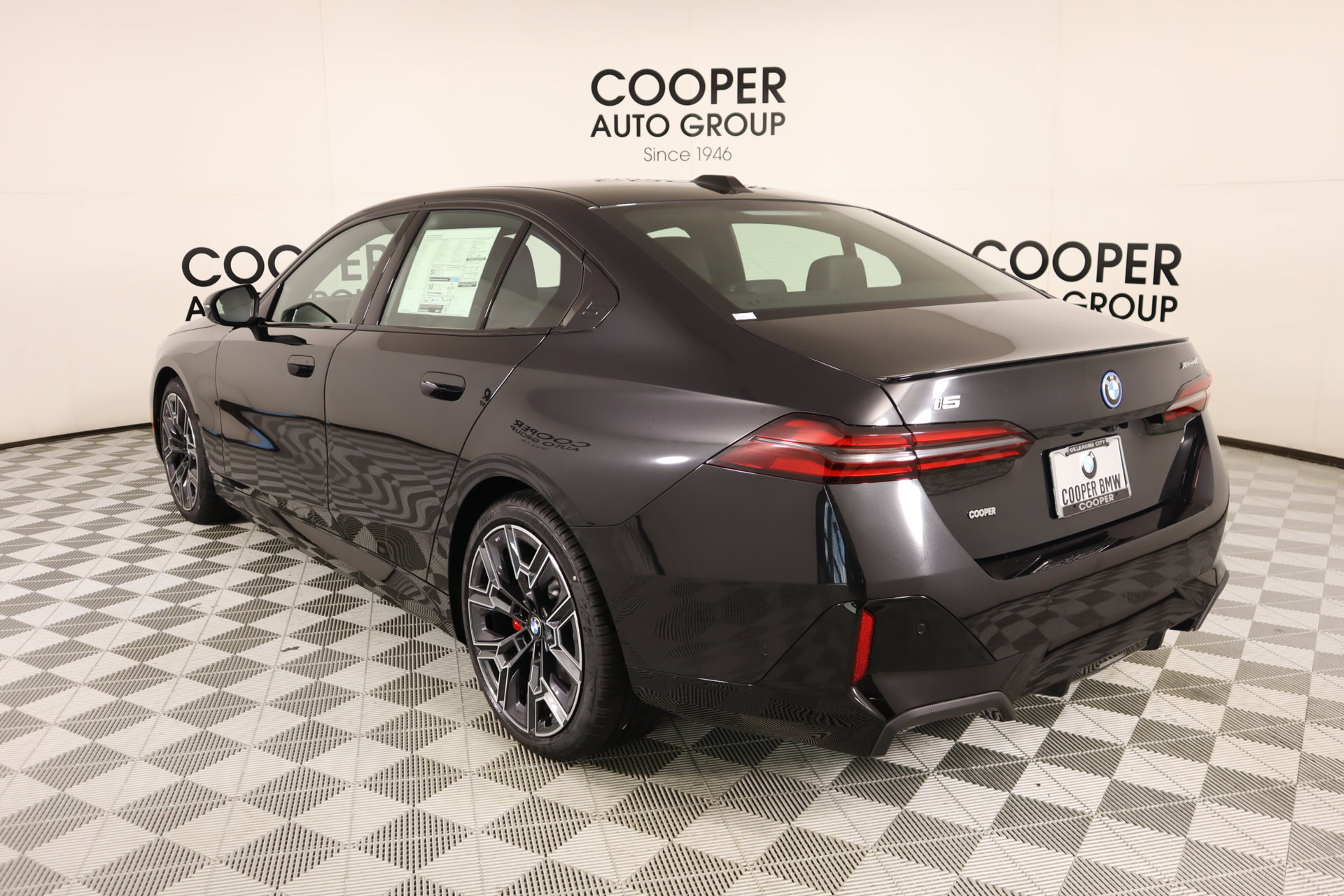 New 2026 BMW i5 eDrive40 w/ M Sport Package AWD/4WD image 24