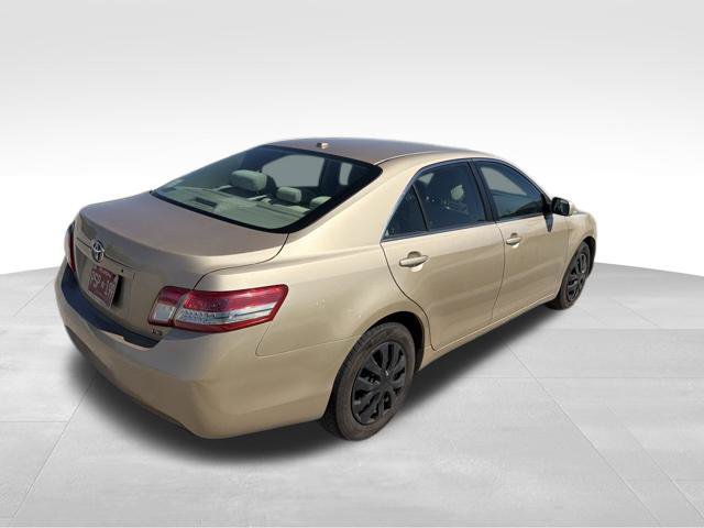 Used 2011 Toyota Camry LE FWD image 3