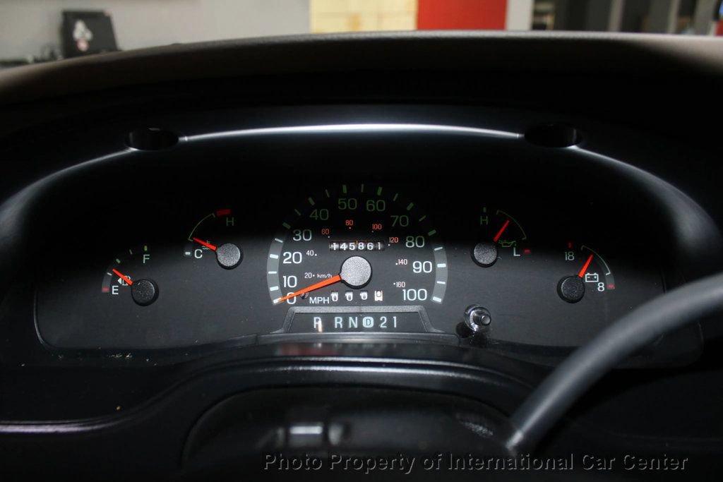 Used 2000 Ford E-150 and Econoline 150 image 15