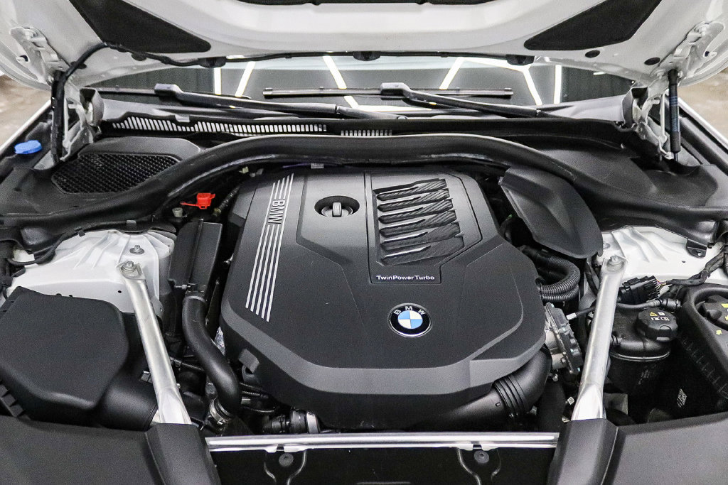 Used 2023 BMW 540i w/ M Sport Package RWD image 32