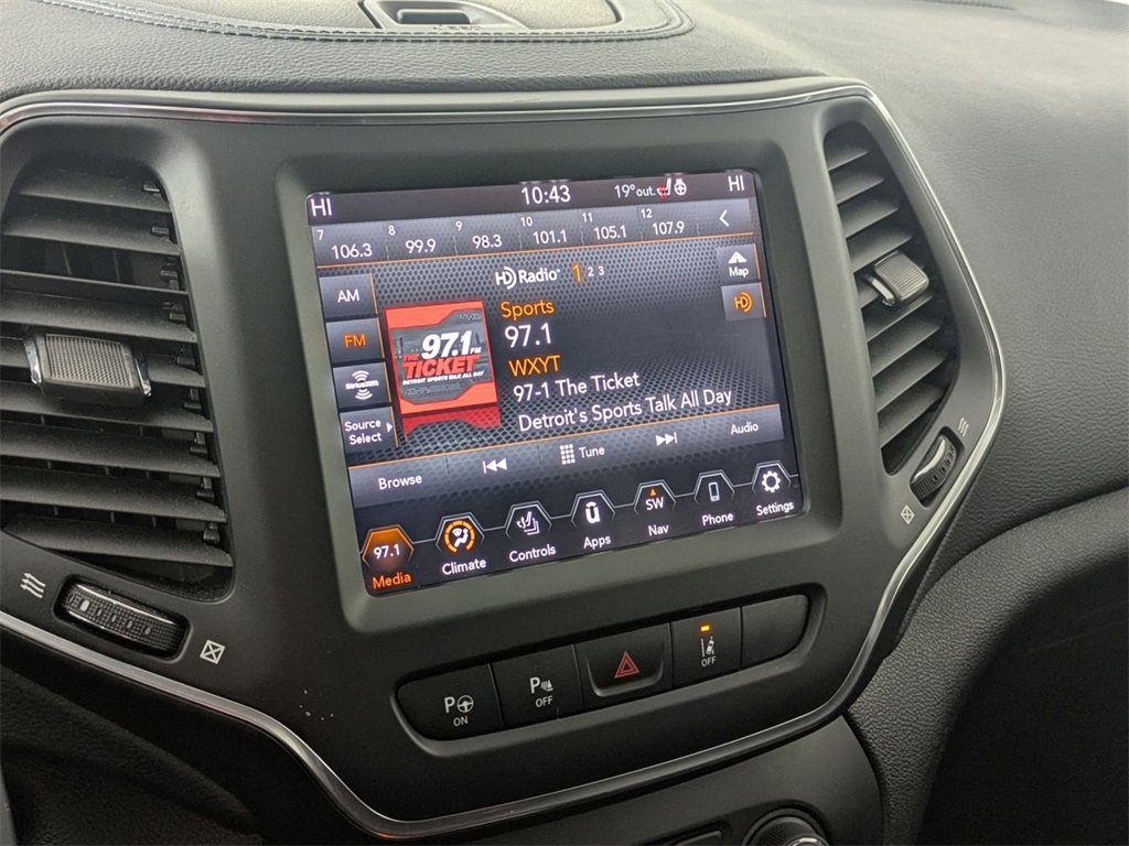 Certified 2023 Jeep Cherokee Altitude Lux image 19