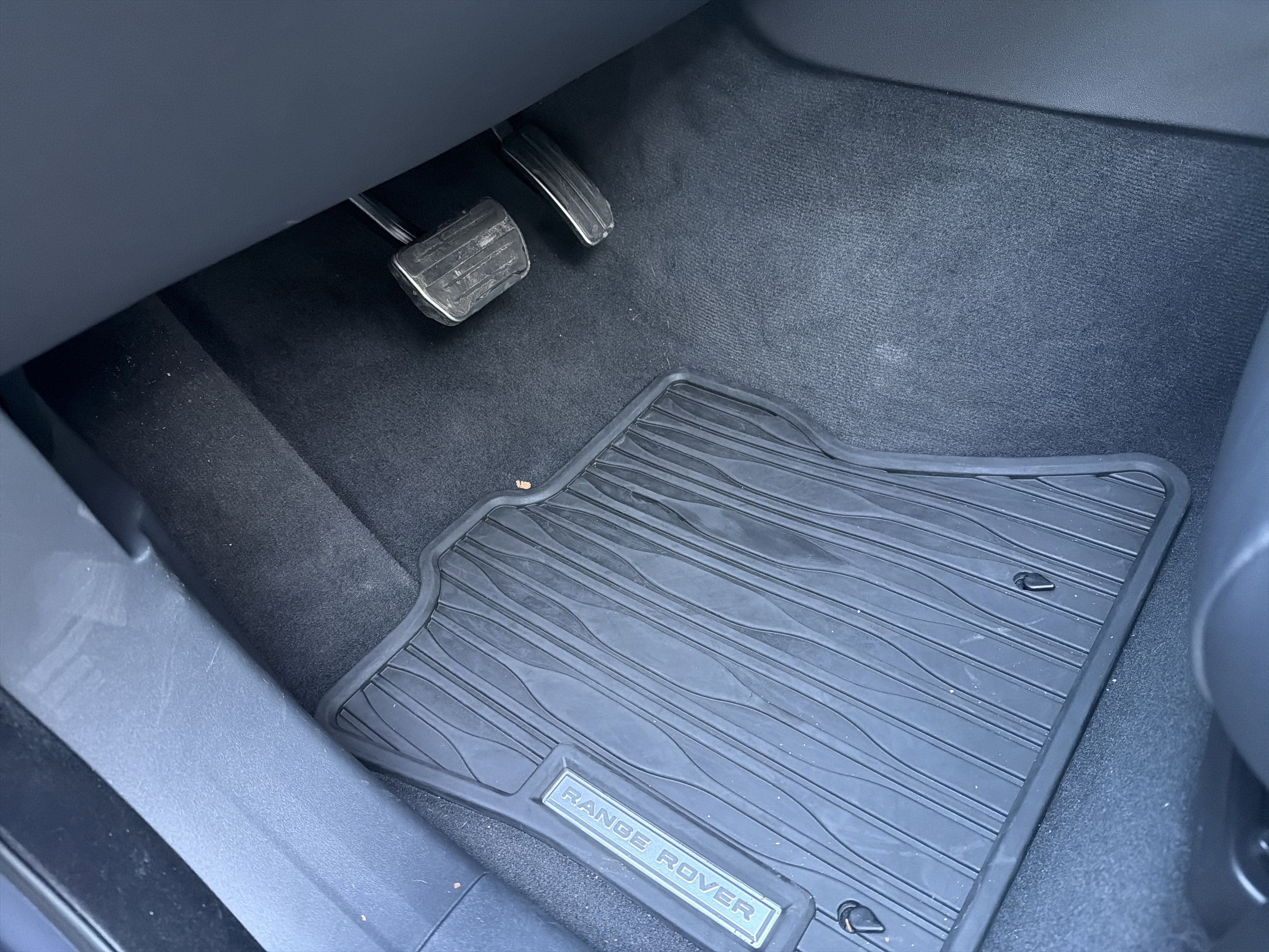 Used 2026 Land Rover Range Rover Velar Dynamic SE image 17