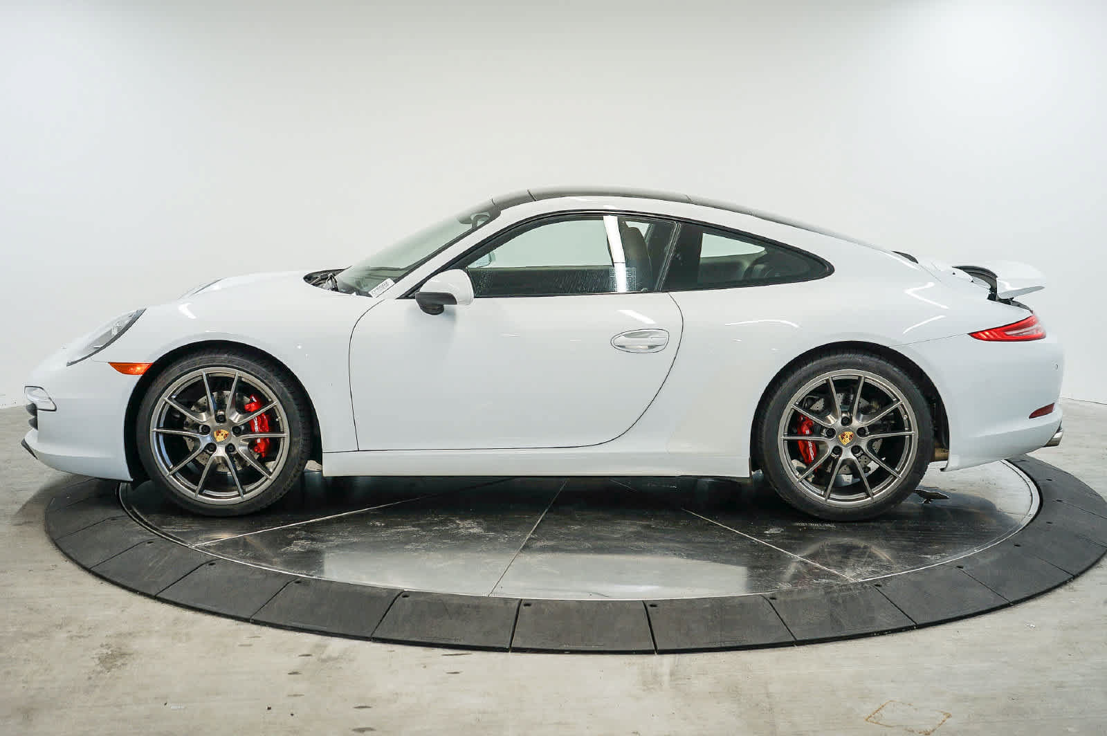 Certified 2016 Porsche 911 Carrera RWD image 2