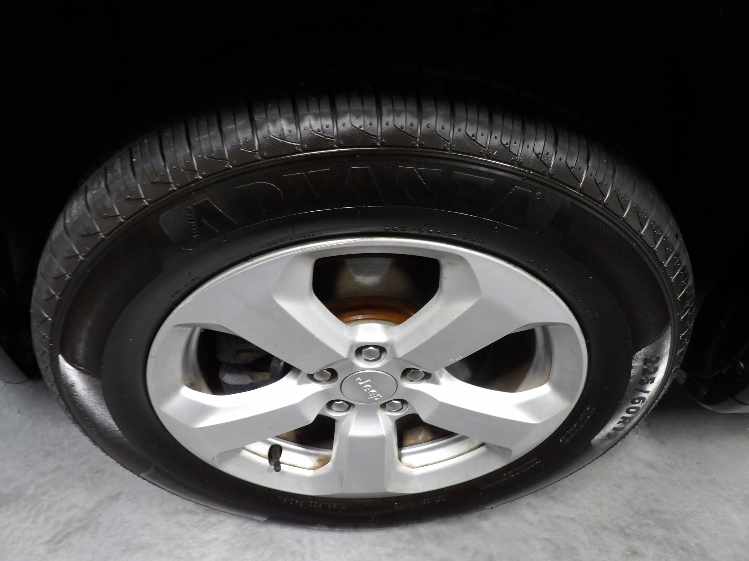 Used 2017 Jeep Compass Latitude image 21