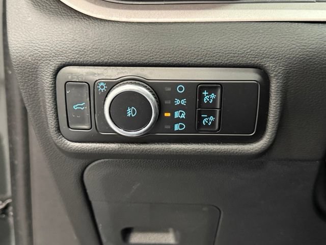 Used 2023 Ford Explorer XLT w/ Equipment Group 202A AWD/4WD image 13