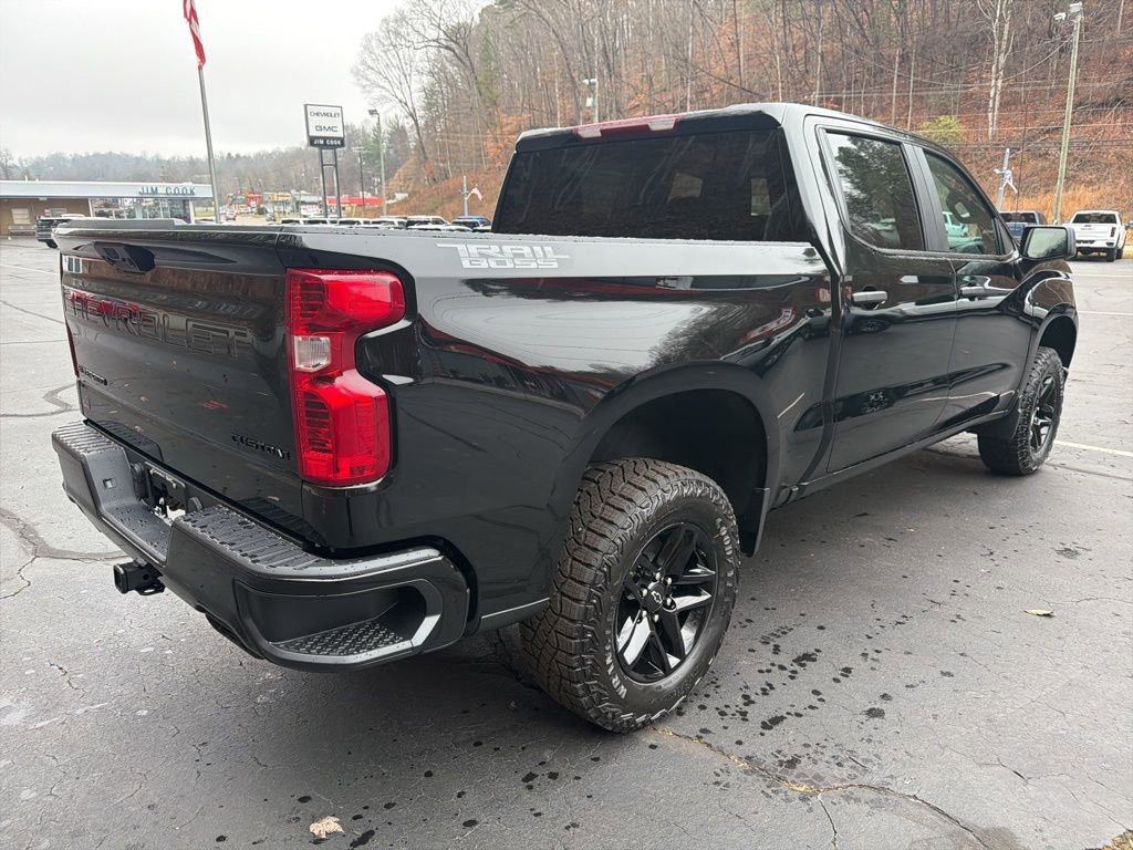 New 2026 Chevrolet Silverado 1500 Custom Trail Boss w/ Midnight Edition AWD/4WD image 4