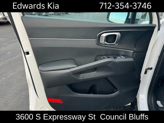 New 2025 Kia Sorento S w/ Panoramic Sunroof Package image 17