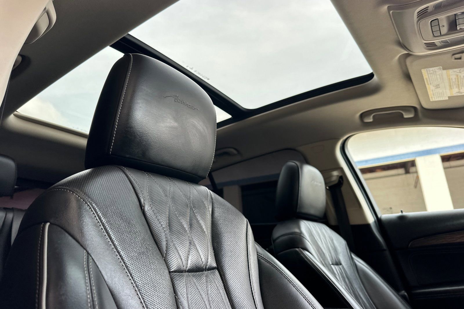 Certified 2022 Buick Envision Avenir w/ Technology Package II image 21