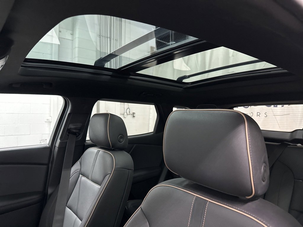 Used 2024 Chevrolet Blazer Premier w/ Enhanced Convenience Package image 33