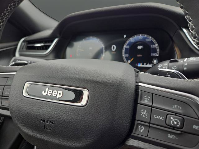 New 2025 Jeep Grand Cherokee Altitude AWD/4WD image 22