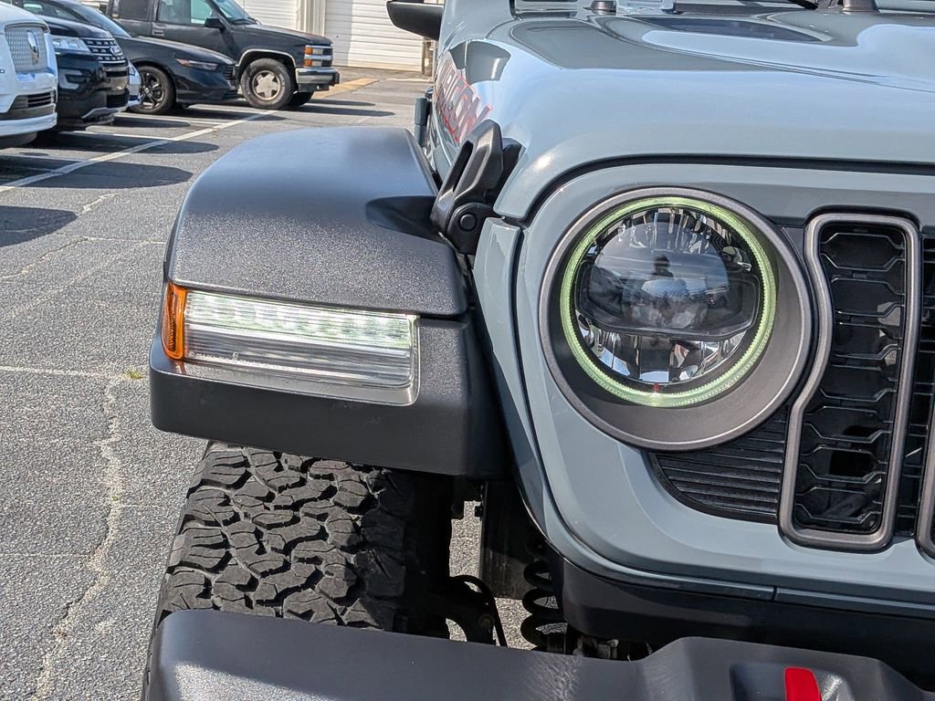 Used 2024 Jeep Wrangler Unlimited Rubicon AWD/4WD image 10