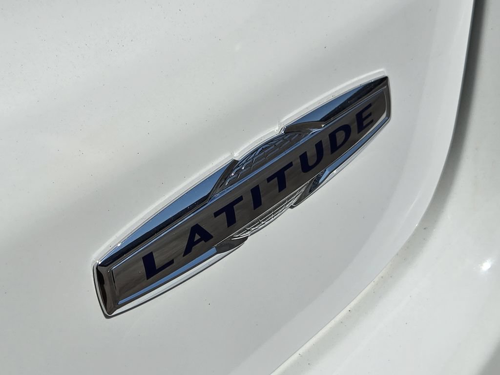 Used 2022 Jeep Compass Latitude w/ Sun and Sound Group FWD image 14