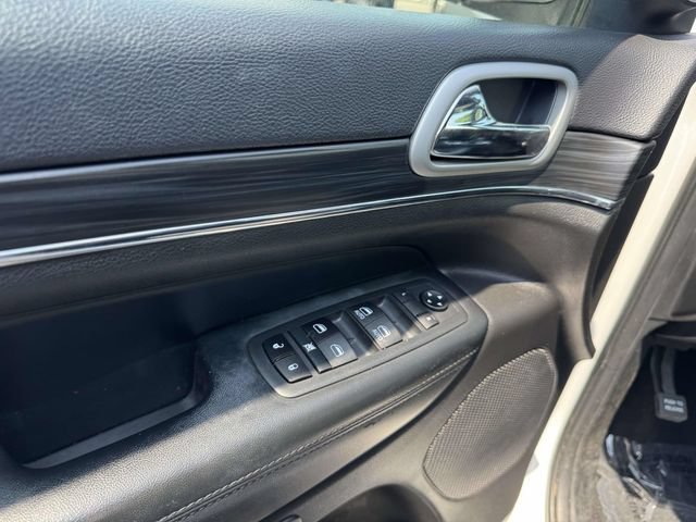 Used 2020 Jeep Grand Cherokee Limited AWD/4WD image 19