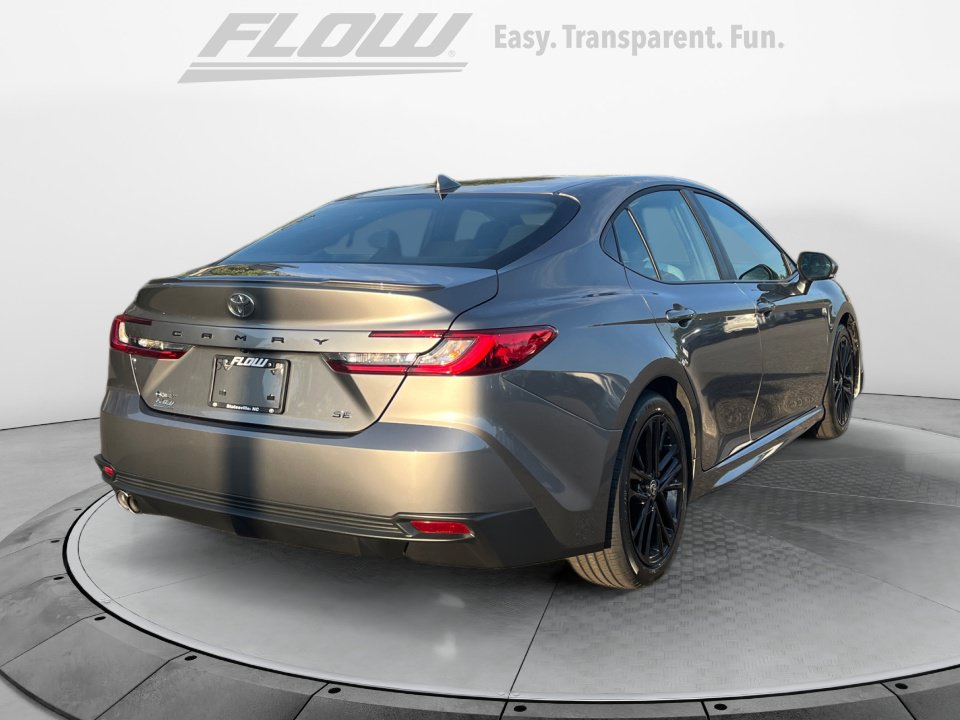 Used 2026 Toyota Camry SE FWD image 9
