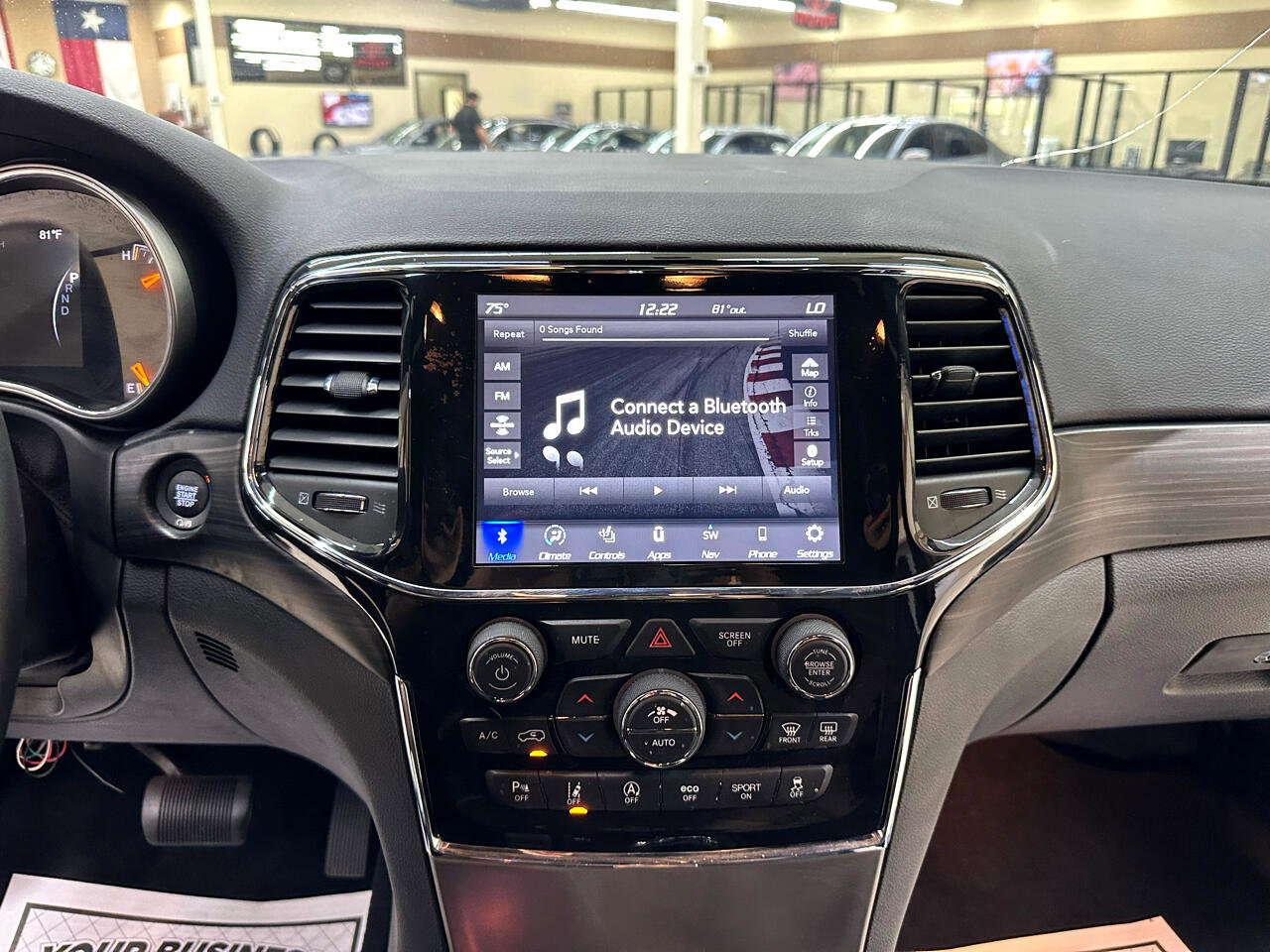 Used 2022 Jeep Grand Cherokee Laredo X image 27