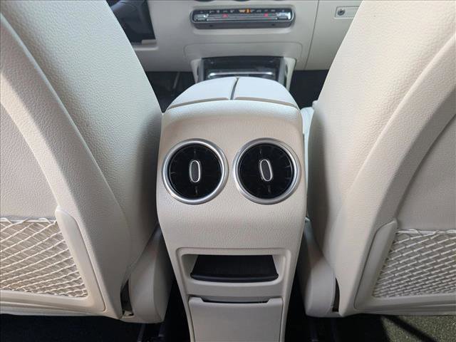 Used 2025 Mercedes-Benz GLB 250 image 17