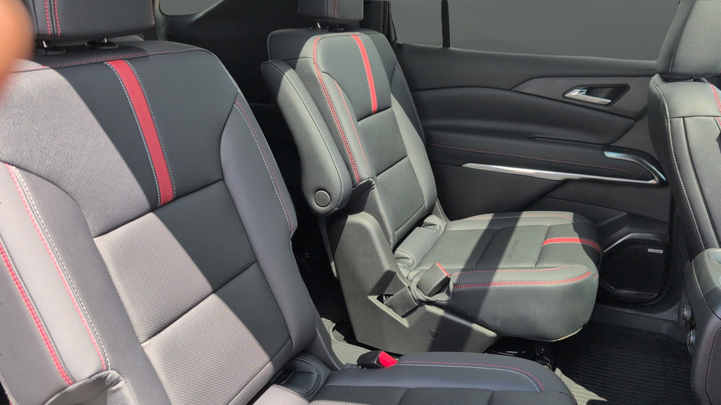 Used 2026 Chevrolet Traverse RS w/ LPO, Floor Liner Package AWD/4WD image 31