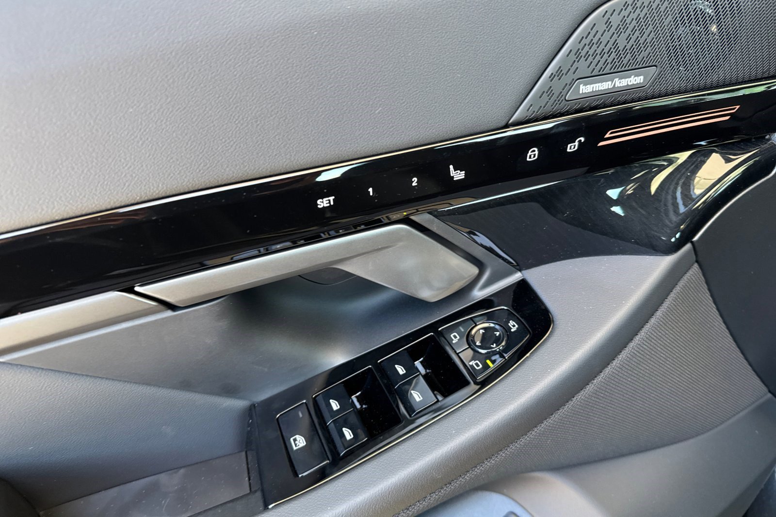 New 2026 BMW 530i w/ Premium Package image 12