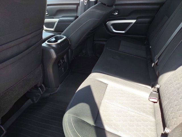 Used 2017 Nissan Titan SV image 21