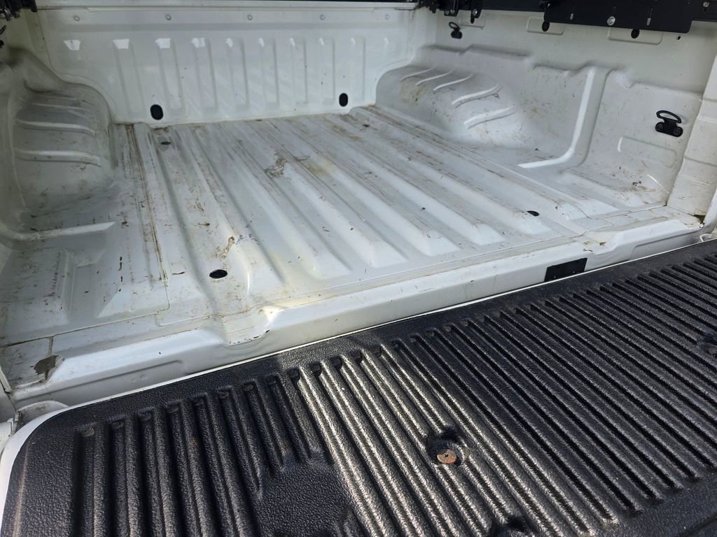 Used 2017 Nissan Frontier SV AWD/4WD image 13