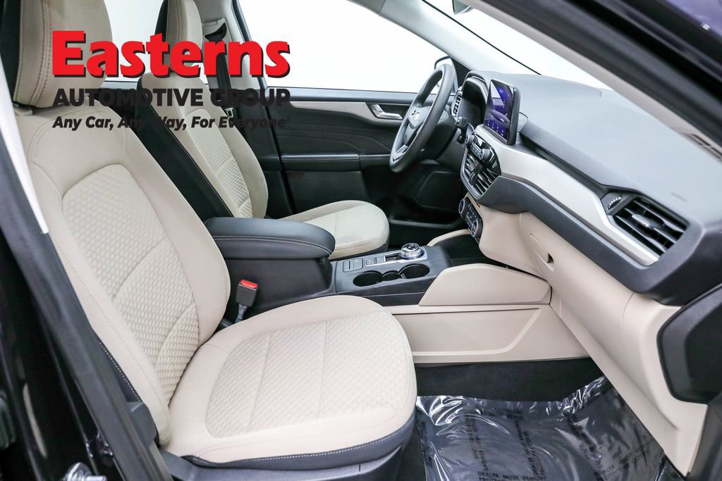 Used 2021 Ford Escape SE image 22