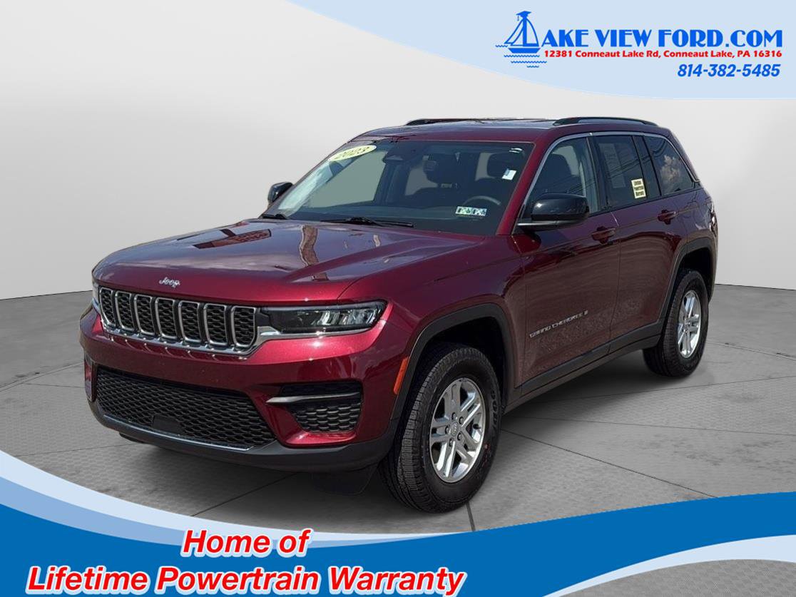Used 2023 Jeep Grand Cherokee Laredo image 4